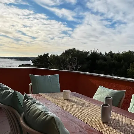 - 3 Appartement